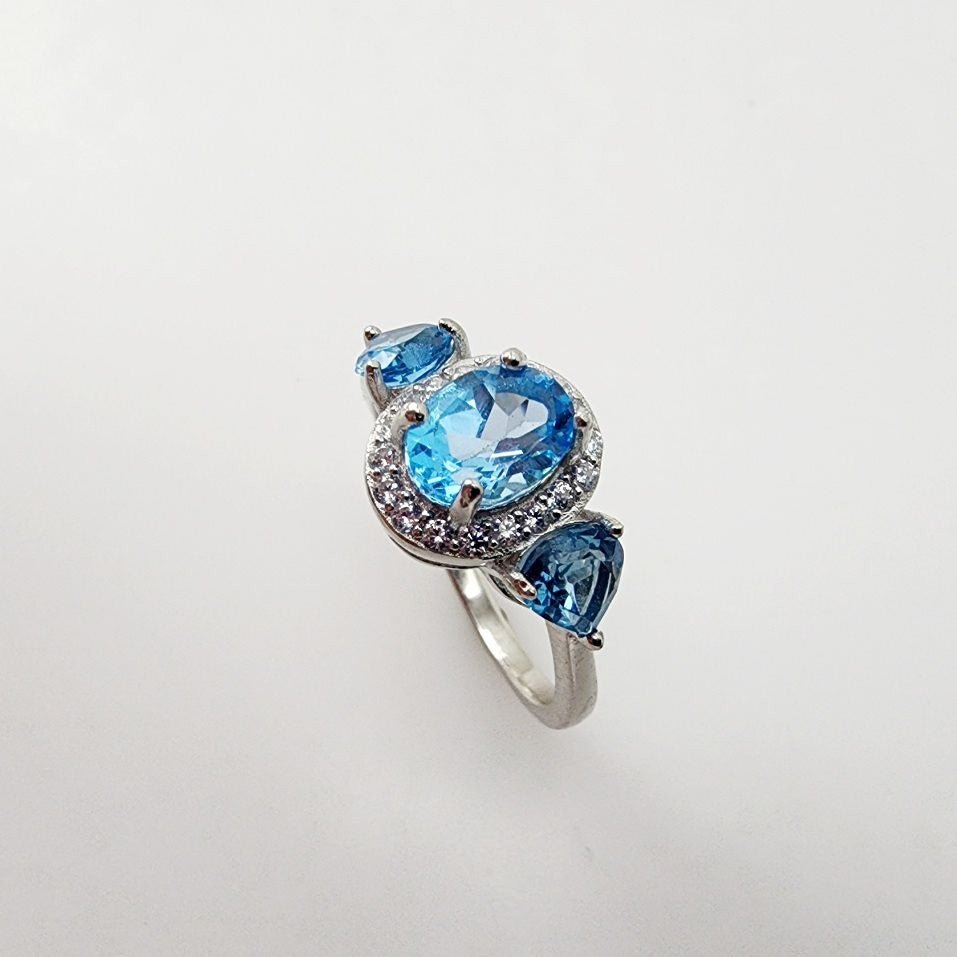 Anillo de Topacio Azul y cubic zirconia - Anillos
