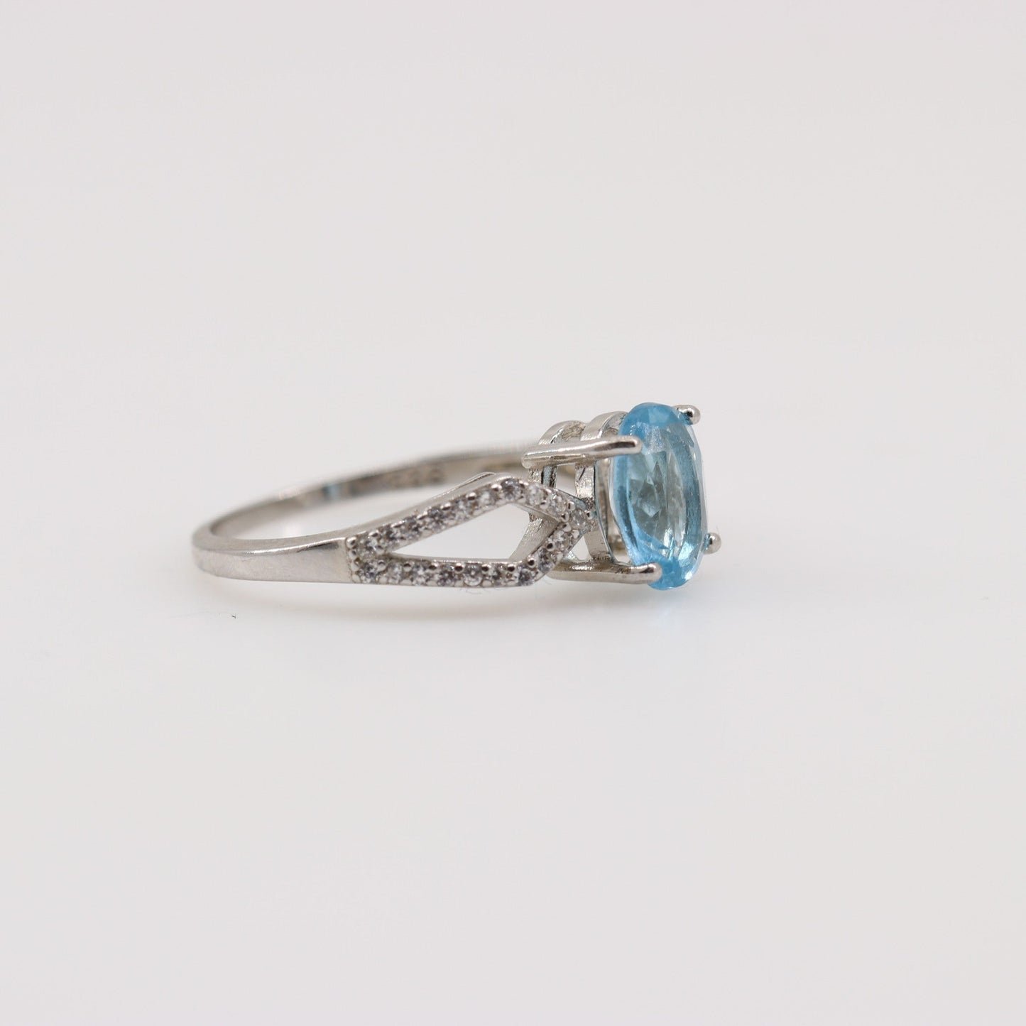 Anillo de Topacio Azul y cubic zirconia - Anillos