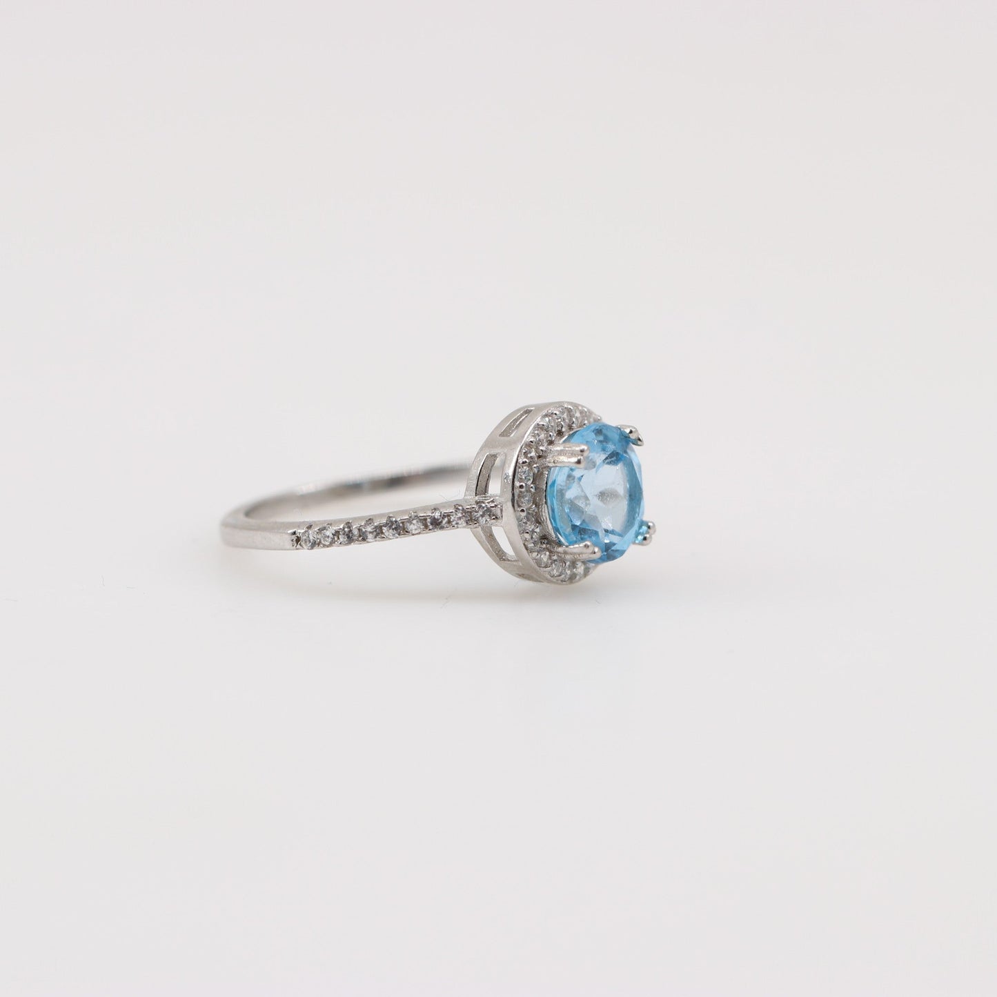 Anillo de Topacio Azul y cubic zirconia - Anillos