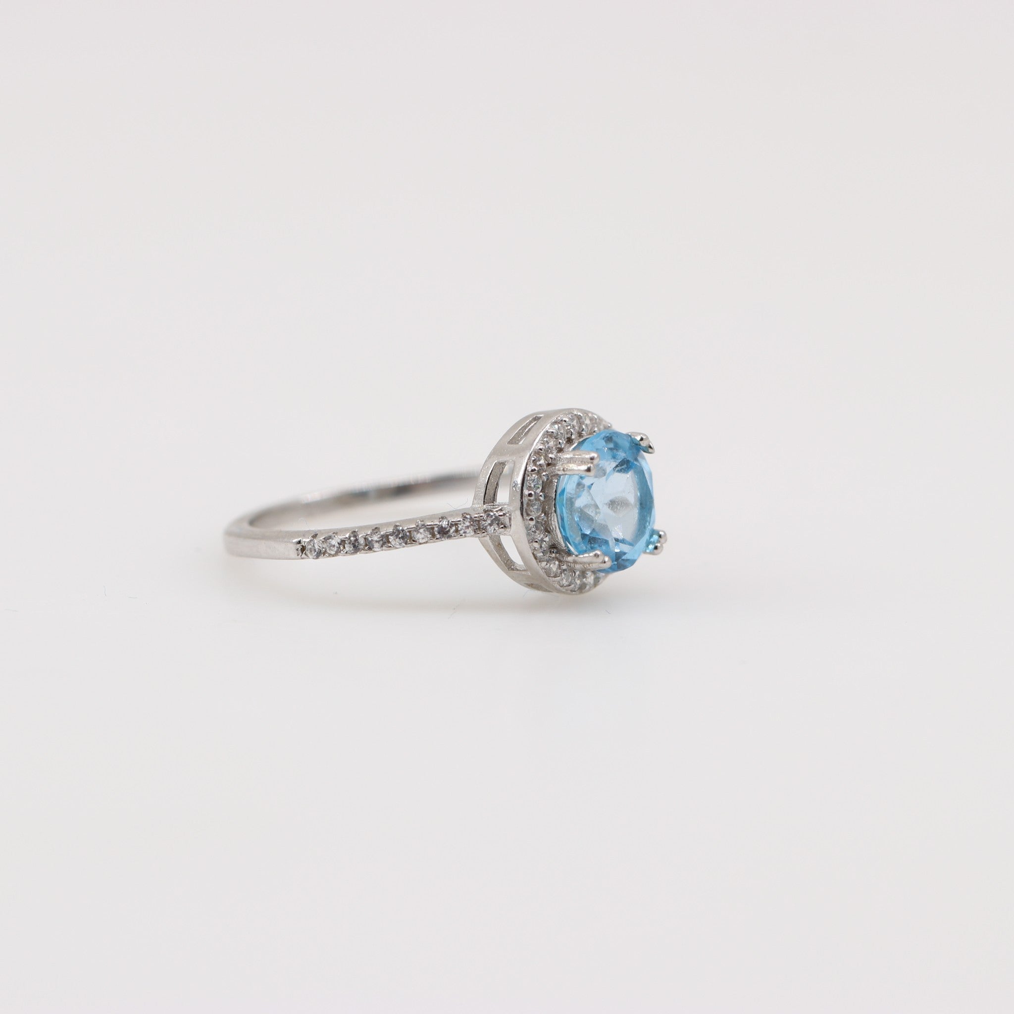 Anillo de Topacio Azul y cubic zirconia - Anillos