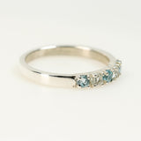 Anillo de Topacio Azul y Topacio blanco elaborado en plata 950 - Anillos