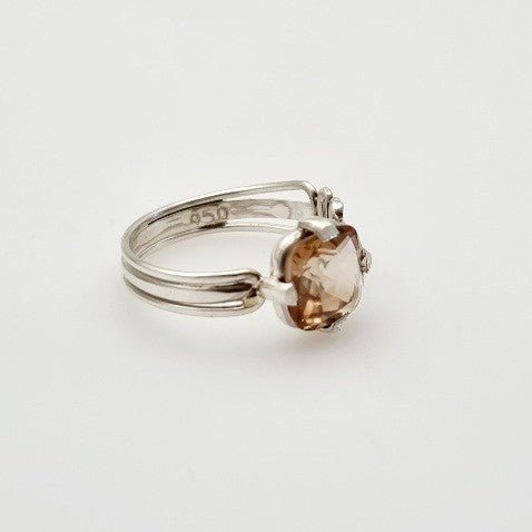 Anillo de Topacio Imperial Cuadrado en Plata 950 vista lateral- Anillos