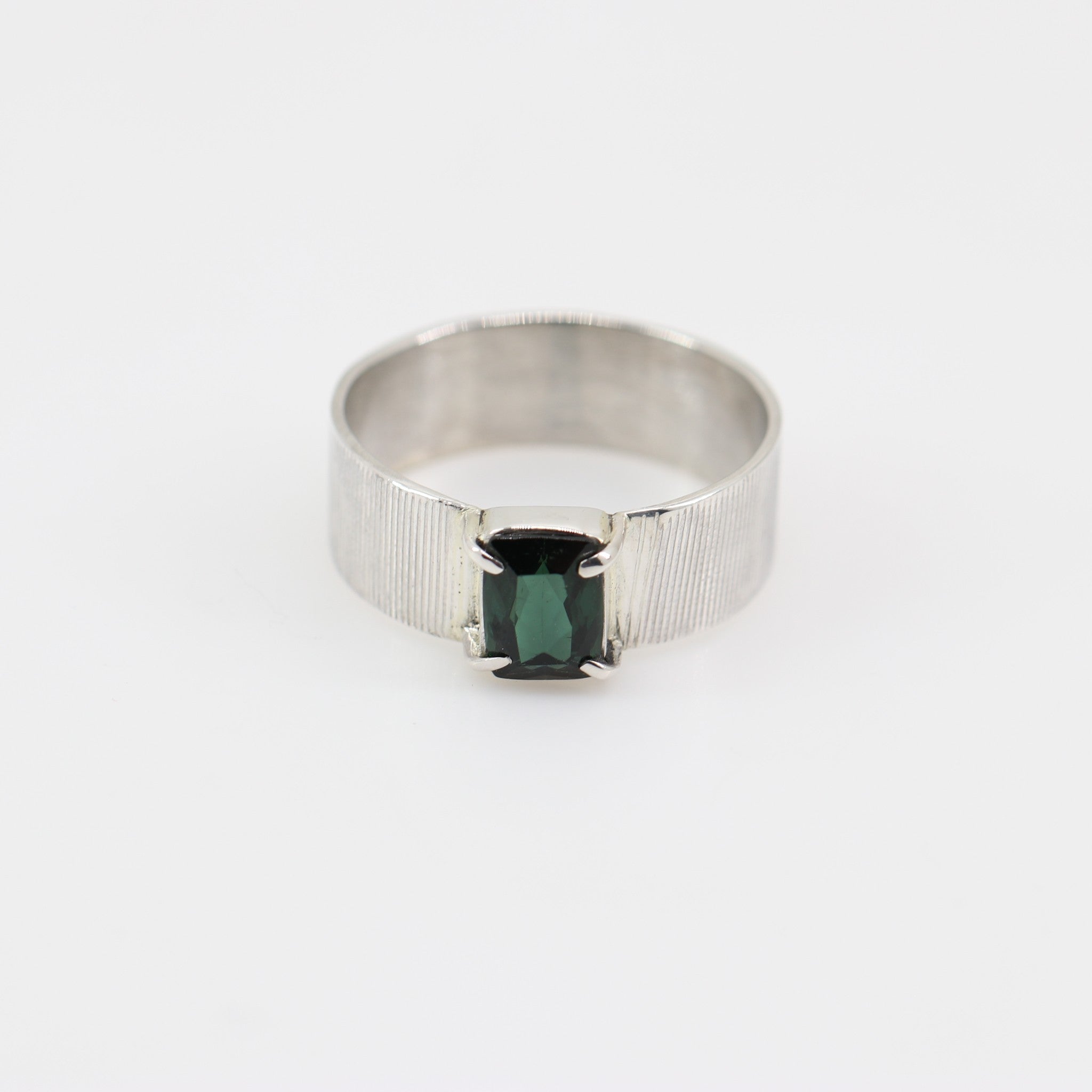 Anillo de Turmalina Verde - Anillos