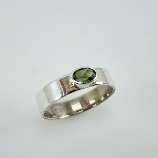 Anillo de Turmalina Verde Oval en Plata 950 - Anillos