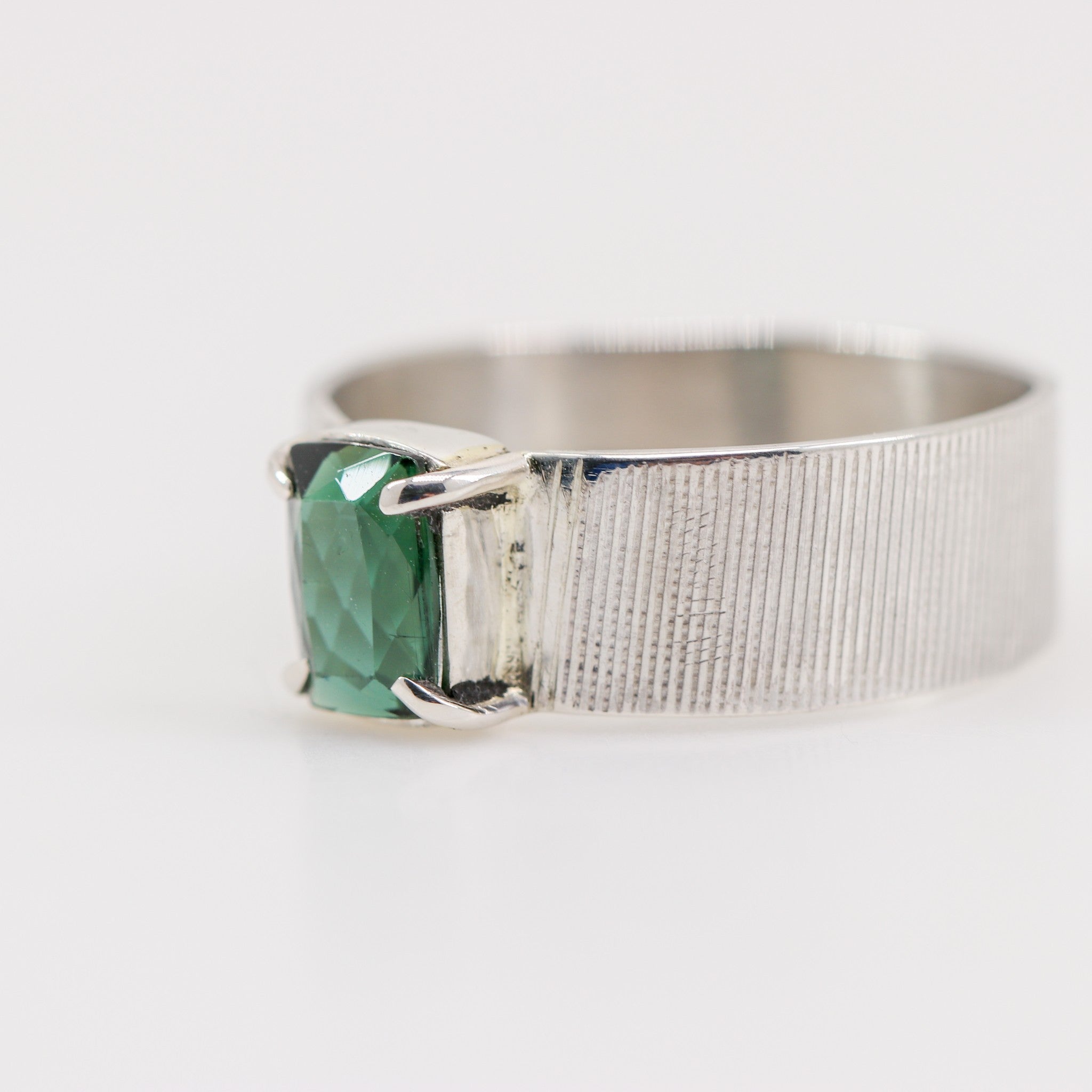 Anillo de Turmalina Verde - Anillos