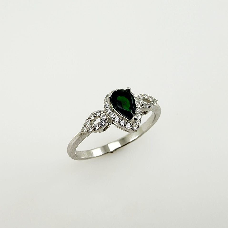 Anillo de Turmalina Verde y Cubic Zirconia - Anillos