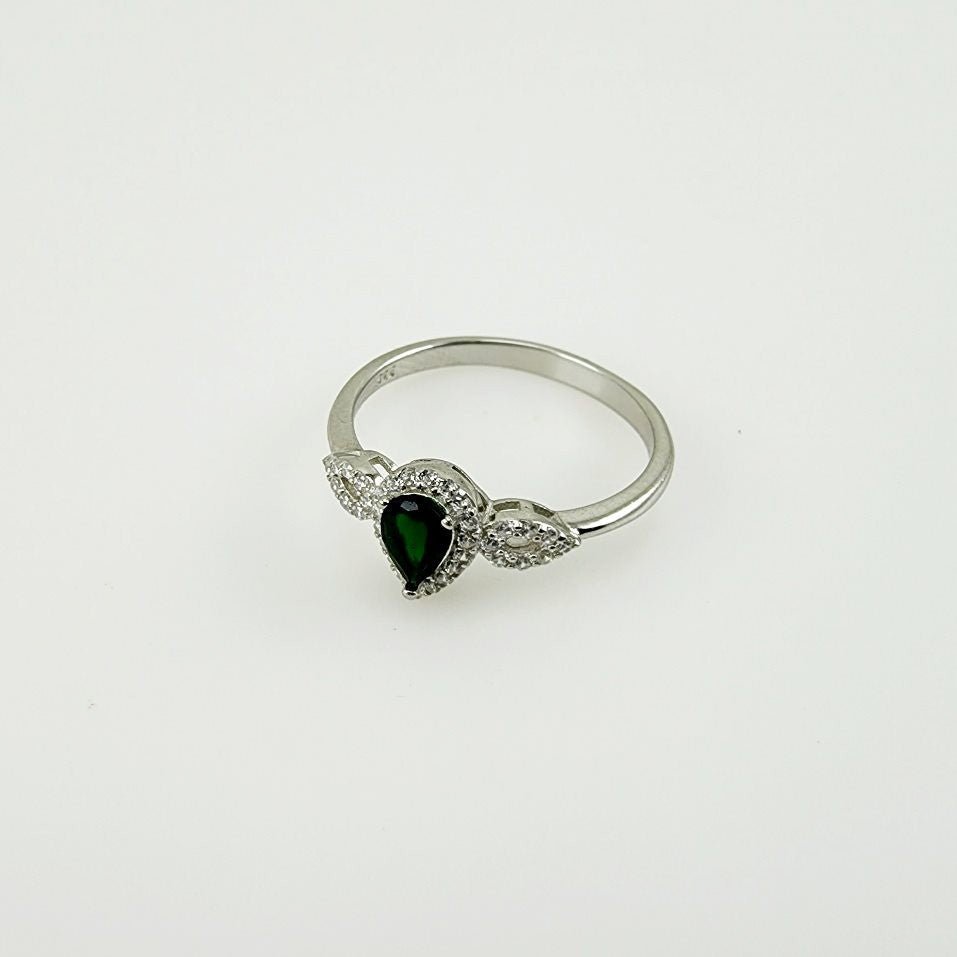 Anillo de Turmalina Verde y Cubic Zirconia - Anillos