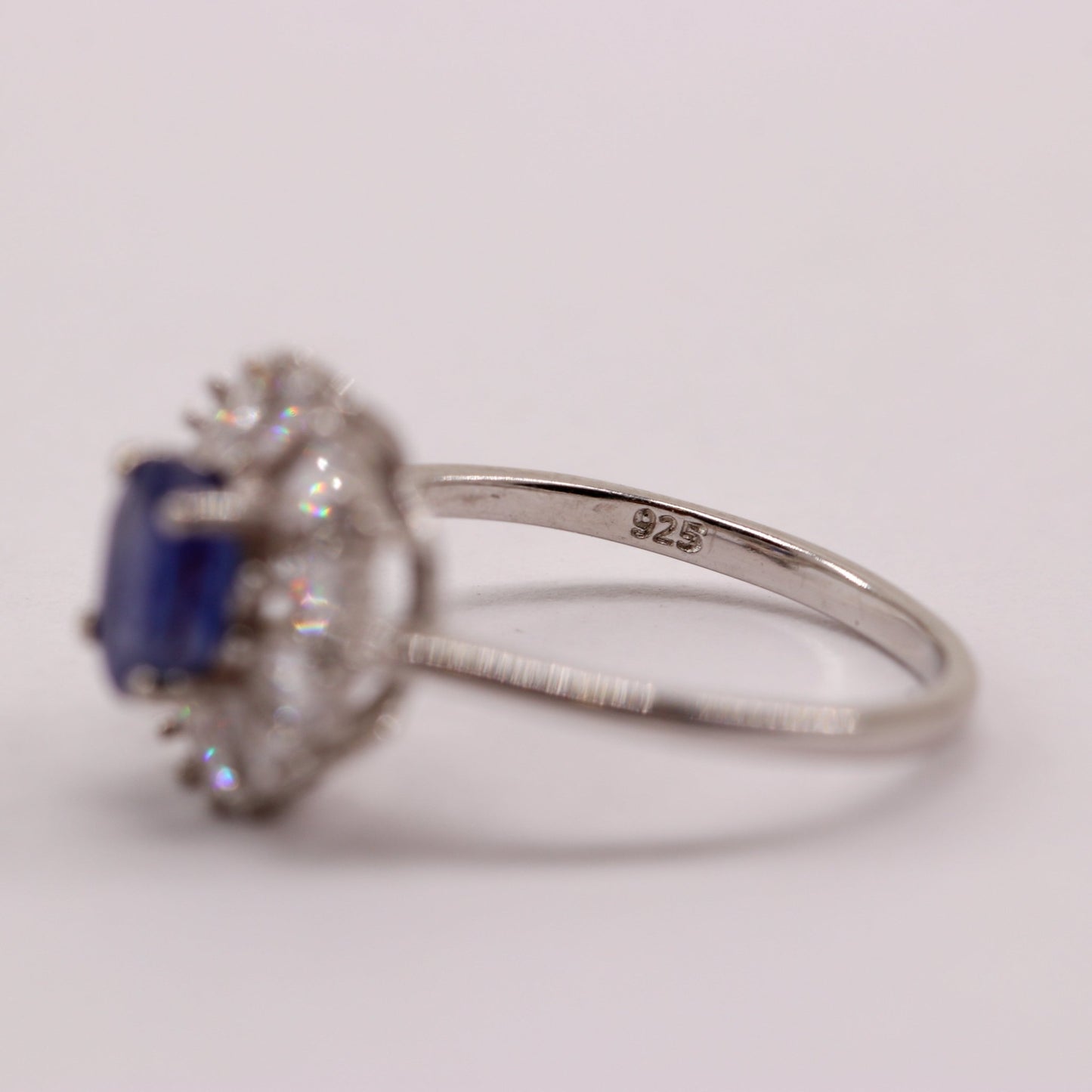 Anillo de Zafiro y Zirconia Cúbica - Anillos