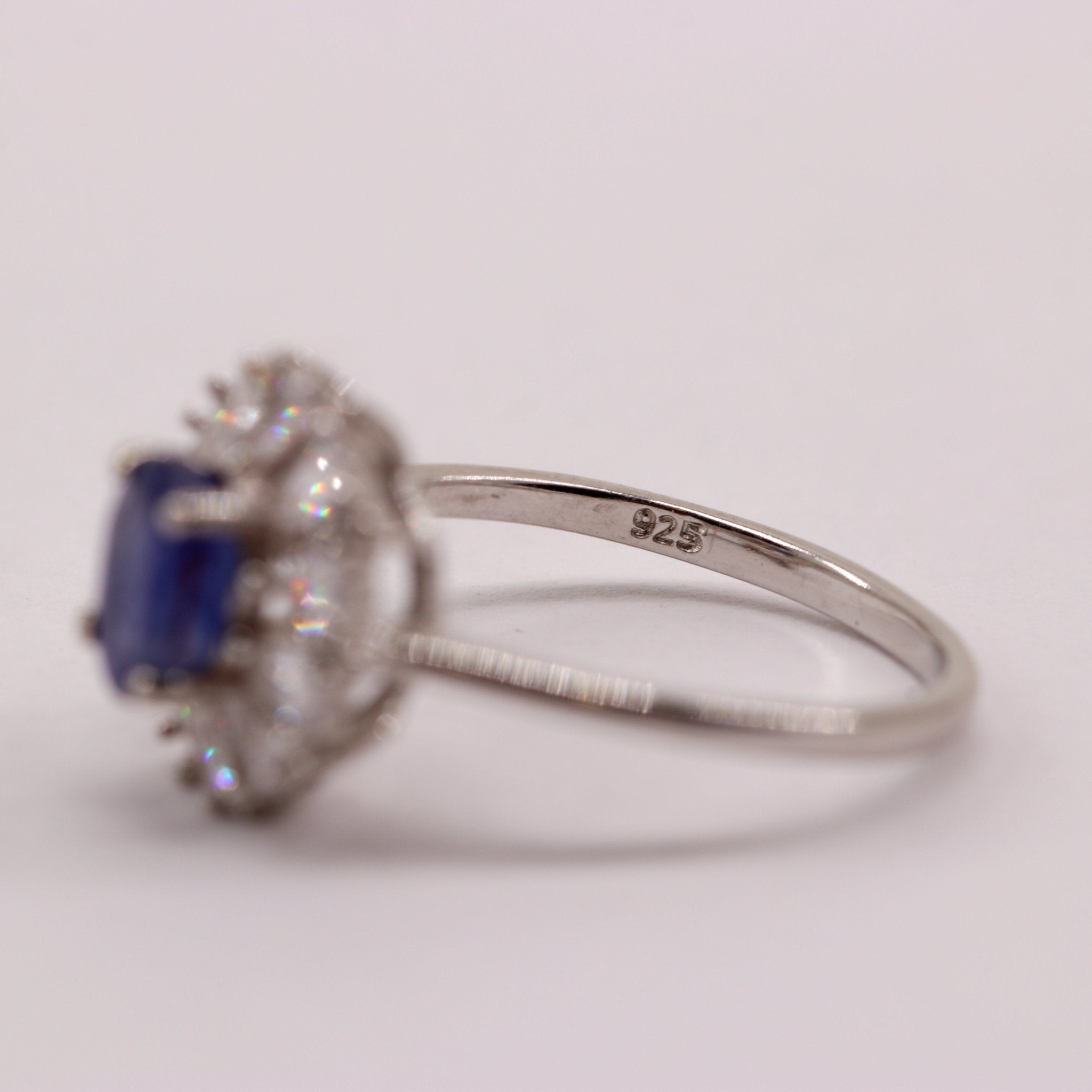 Anillo de Zafiro y Zirconia Cúbica - Anillos