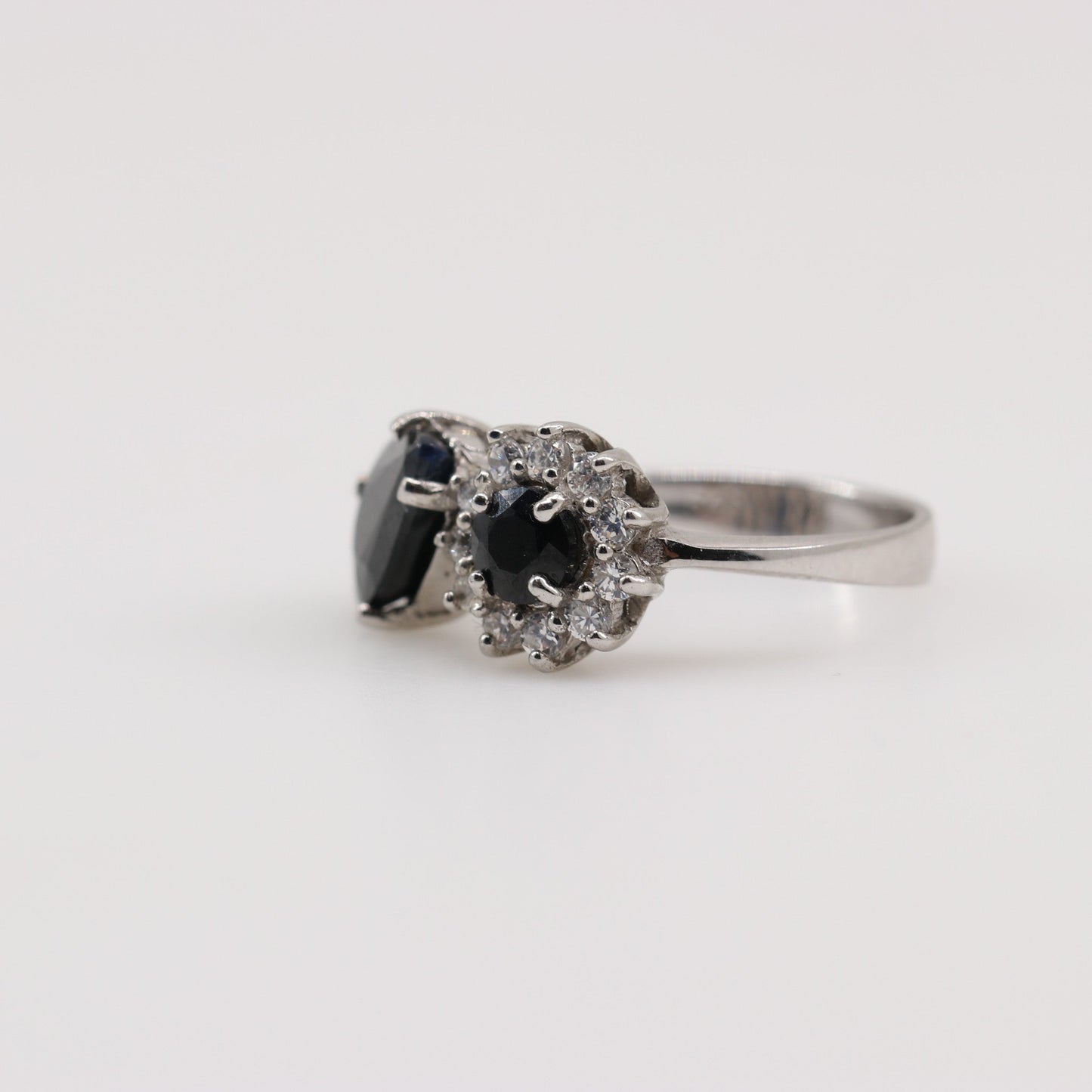Anillo de Zafiro y Zirconia Cúbica - Anillos