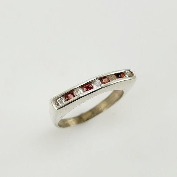 Anillo semi sin fin de Granate y Topacio Blanco - Anillos