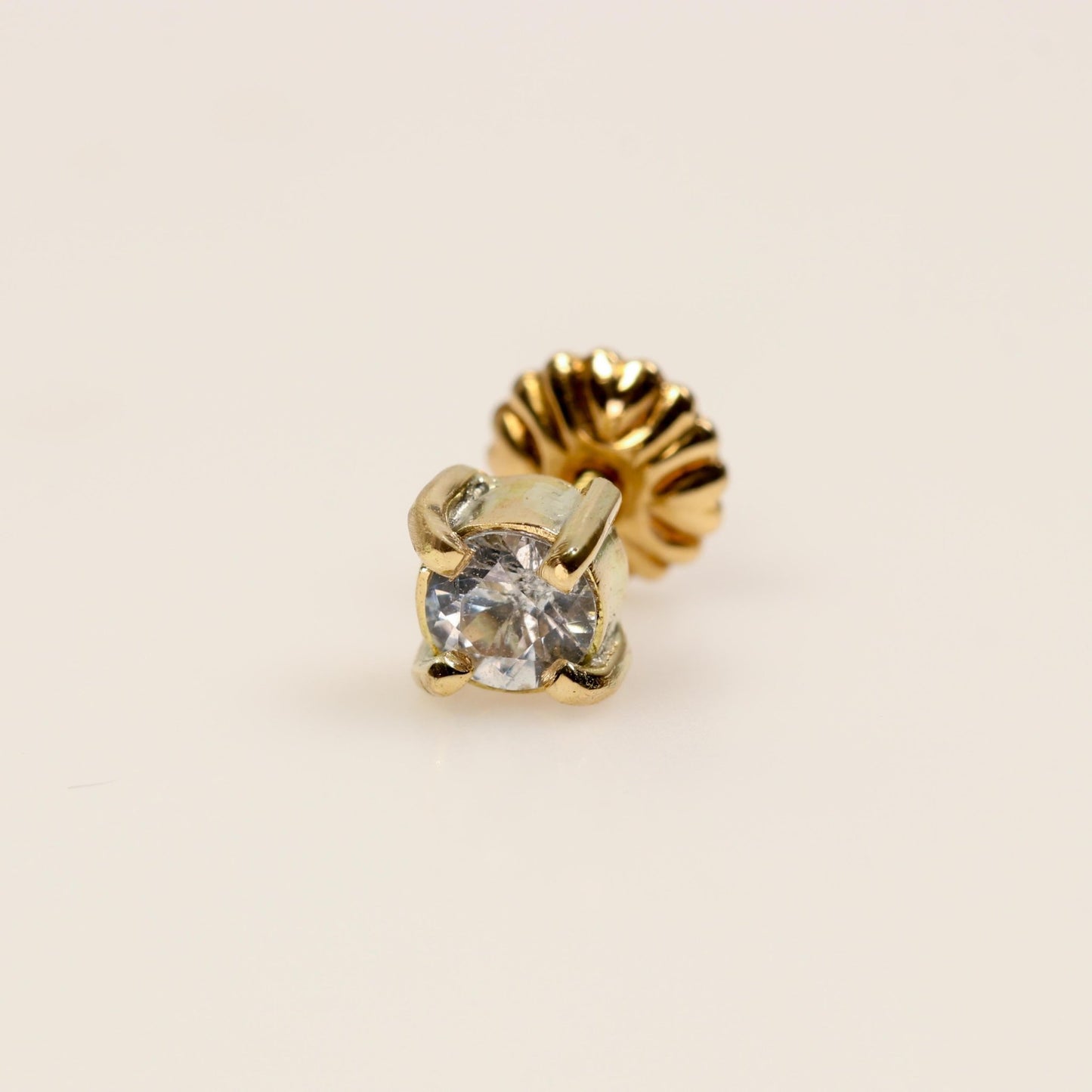 Aro individual de Zafiro blanco en oro 18 k - Aros