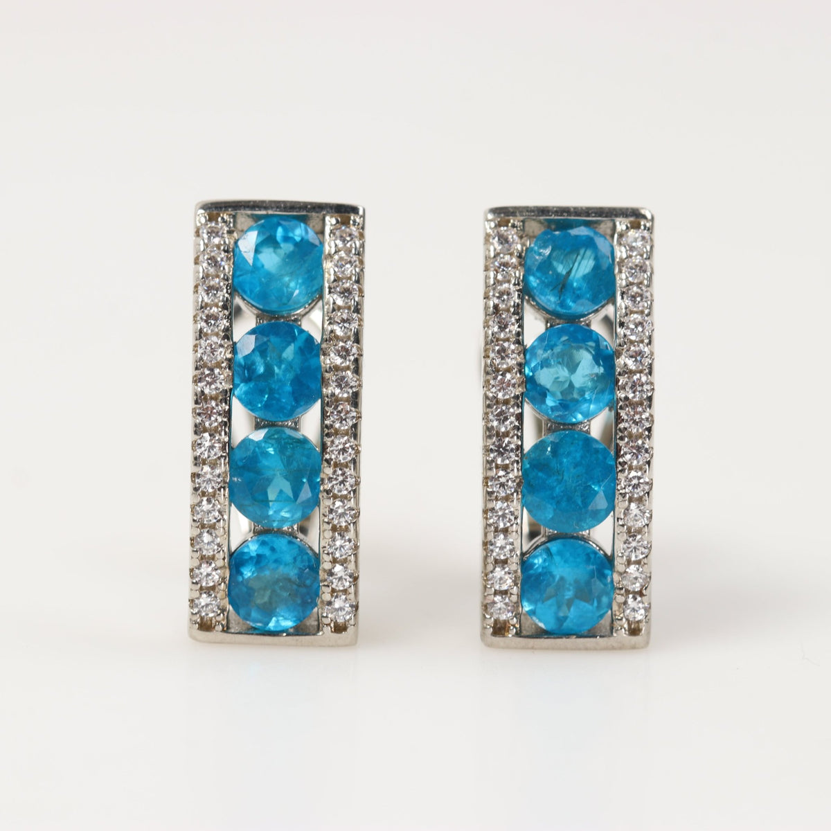 Aros de Apatita 18x7mm en Plata 925 | Rocas & Cristales - Joyería de autor