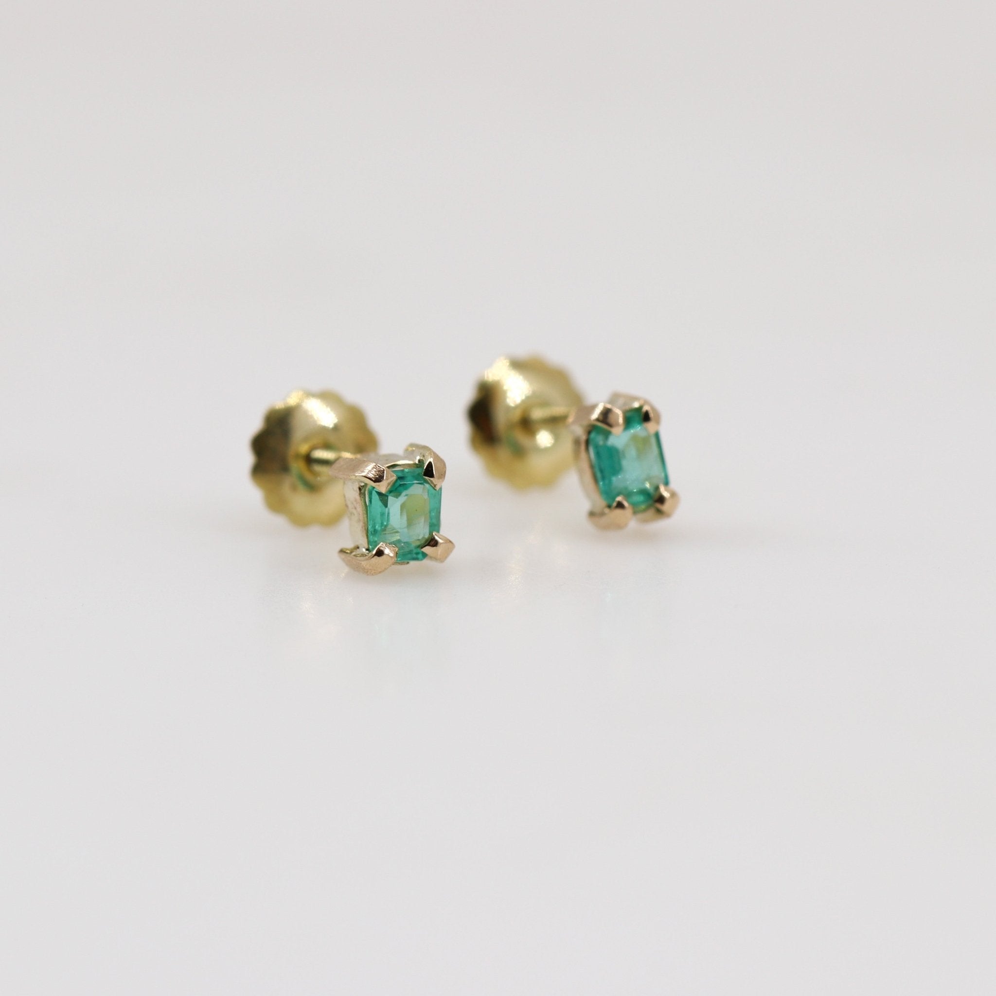 Aros de Esmeralda en oro 18 k - Aros