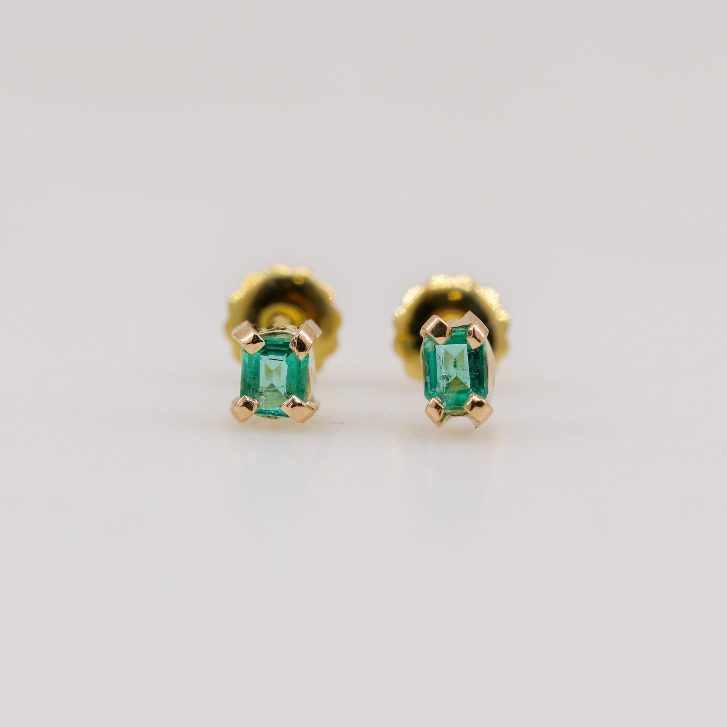 Aros de Esmeralda en oro 18 k - Aros