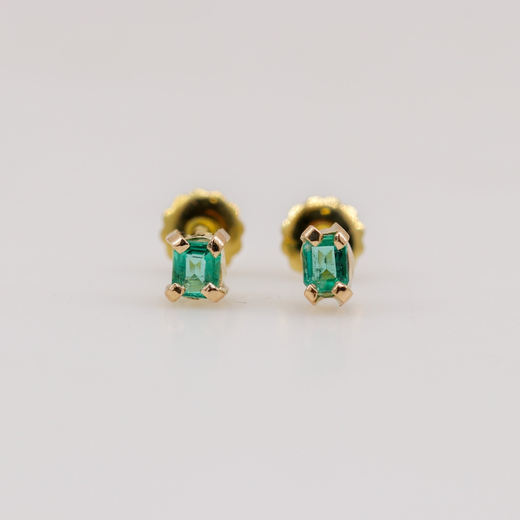 Aros de Esmeralda en oro 18 k - Aros