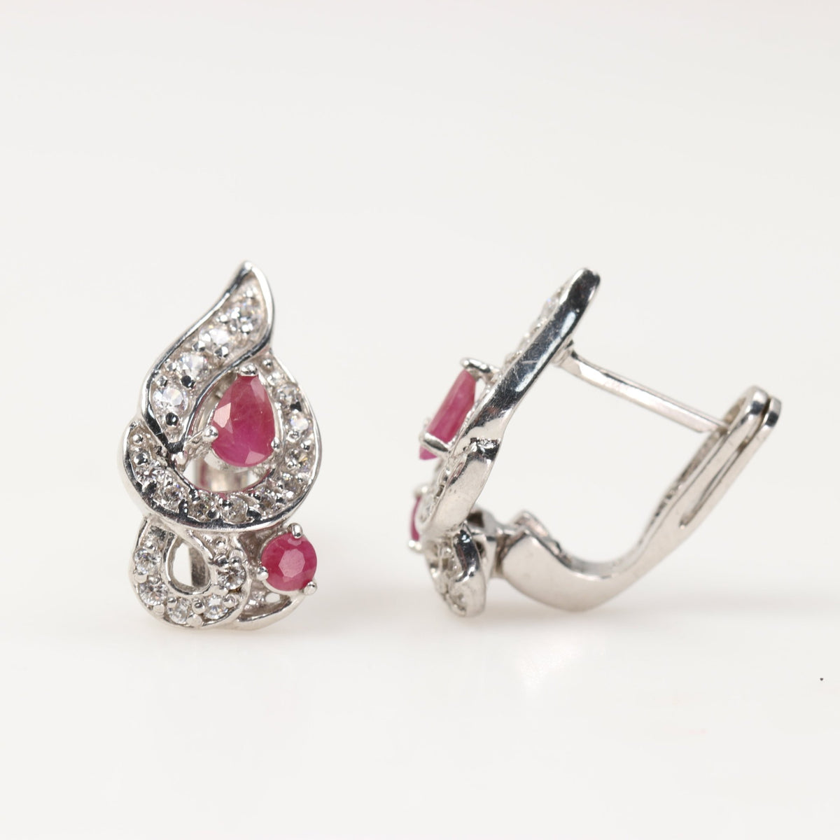 Aros de Rubí Gota en Plata 925 | Rocas & Cristales - Joyería de autor