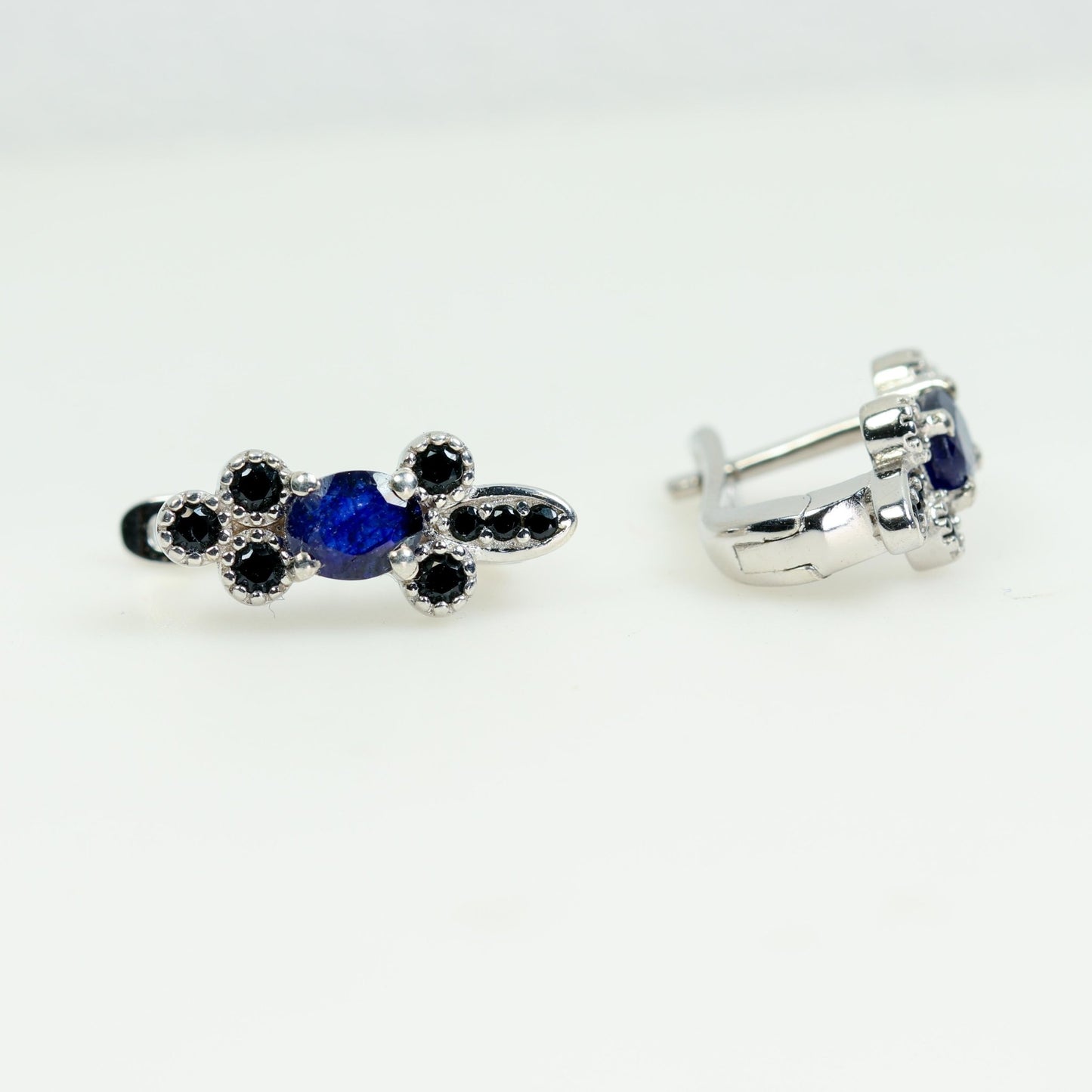 Aros de Zafiro azul y espinela negra en plata 925 rodinada - Aros