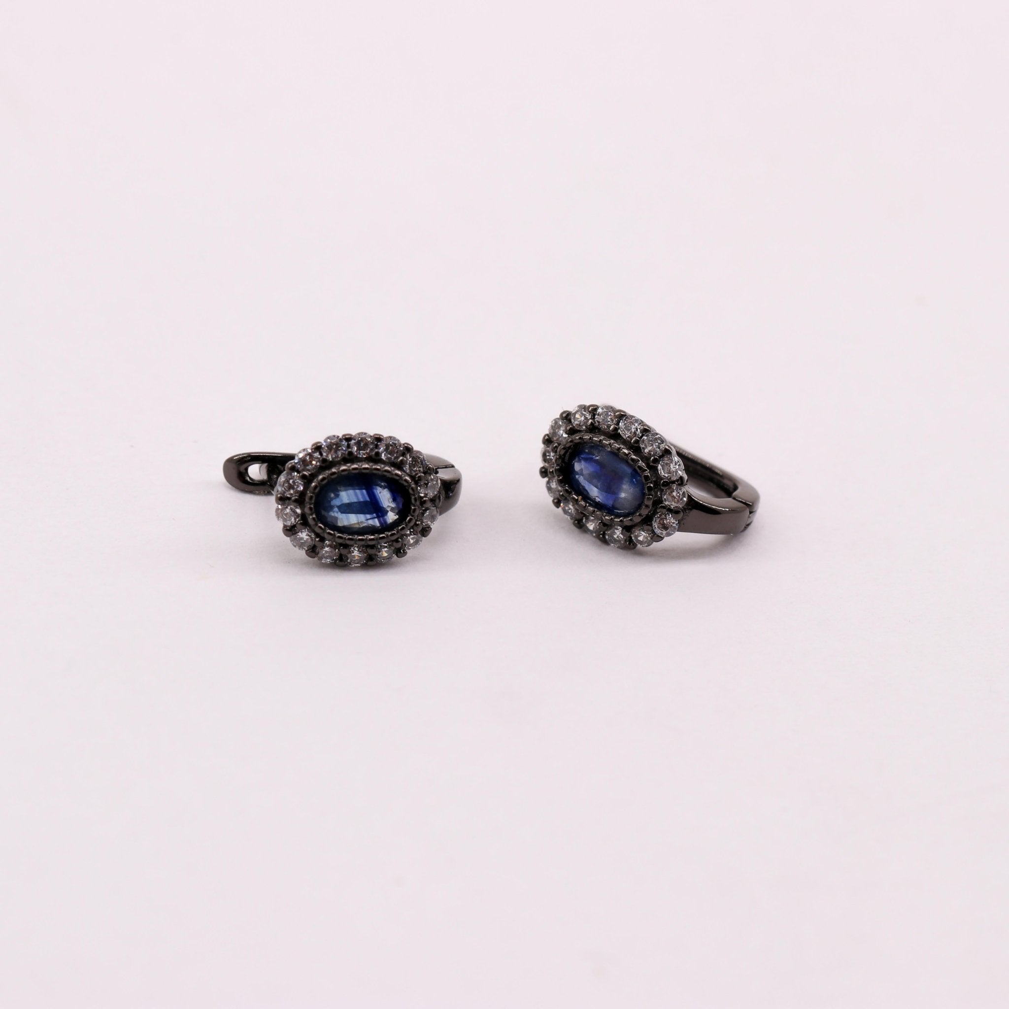 Aros de Zafiro azul y zircón natural en plata 925 ennegrecida - Aros