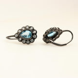 Aros de zircón azul y zircón blanco en plata ennegrecida - Aros
