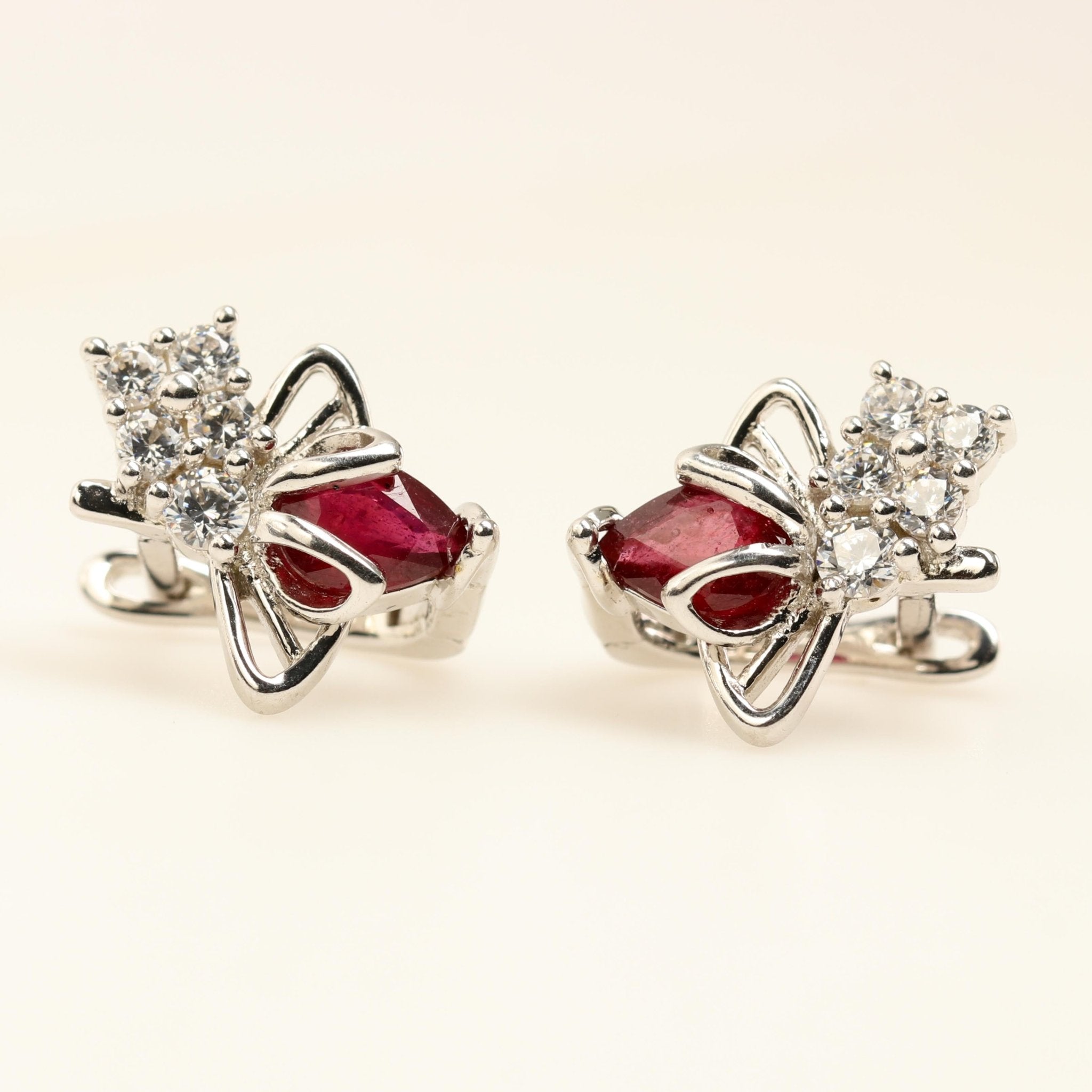 Aros de zircón rojo y cubic zirconia - Aros