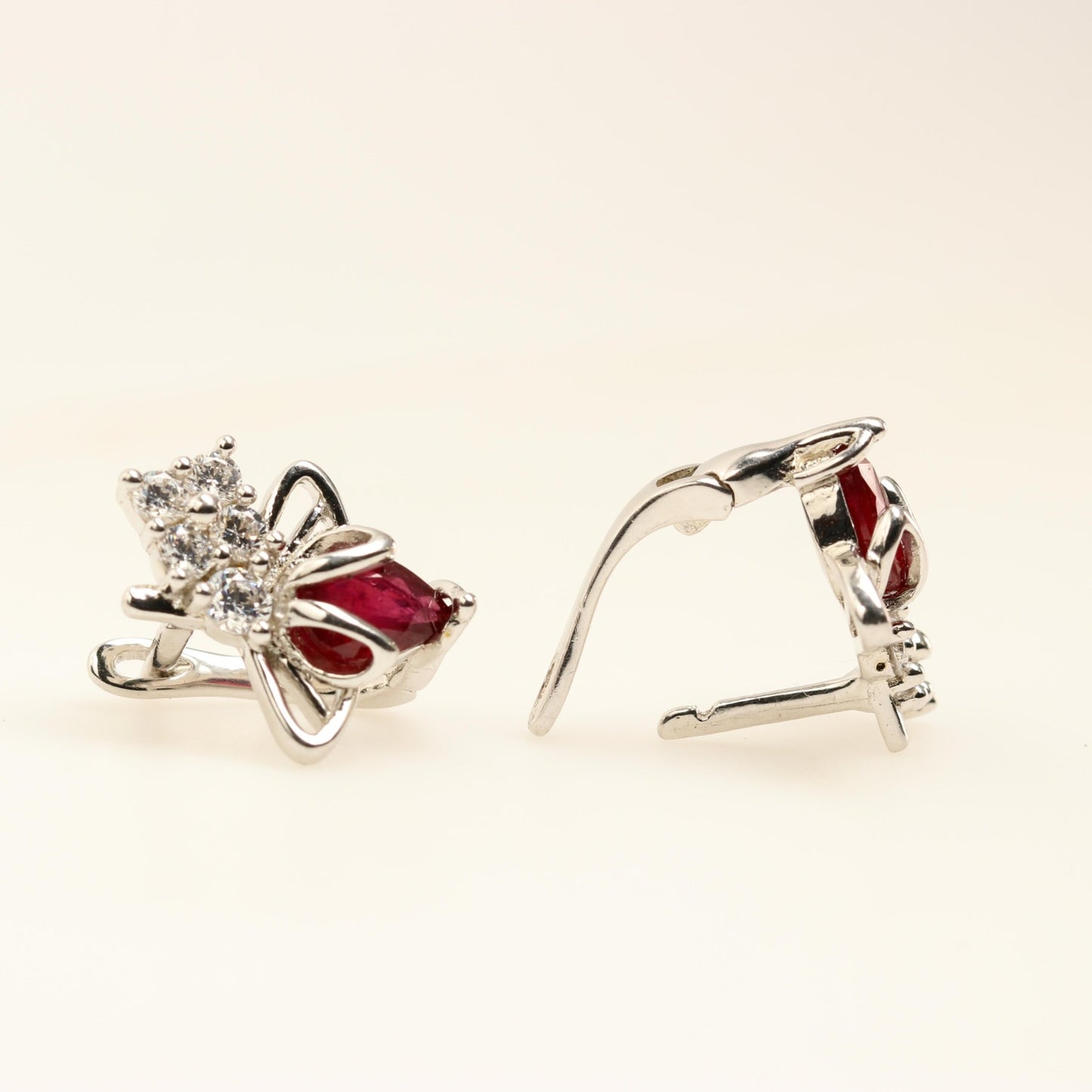 Aros de zircón rojo y cubic zirconia - Aros