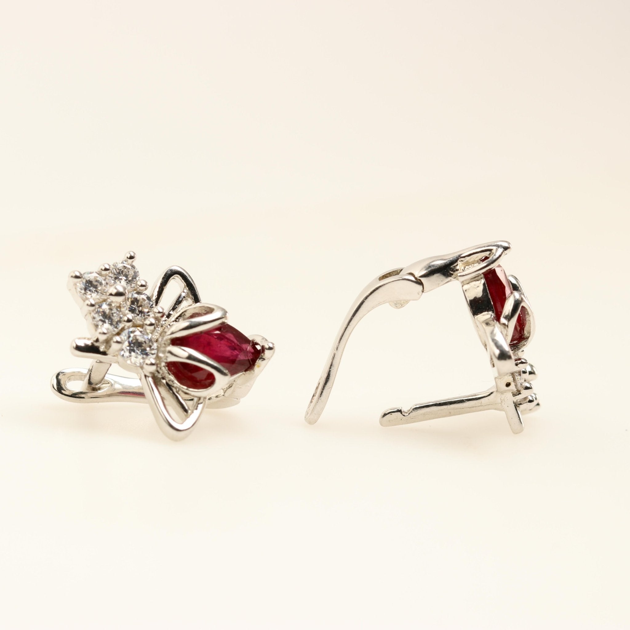 Aros de zircón rojo y cubic zirconia - Aros