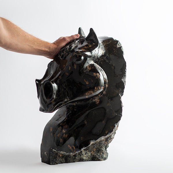 Caballo Árabe - Talla en piedra