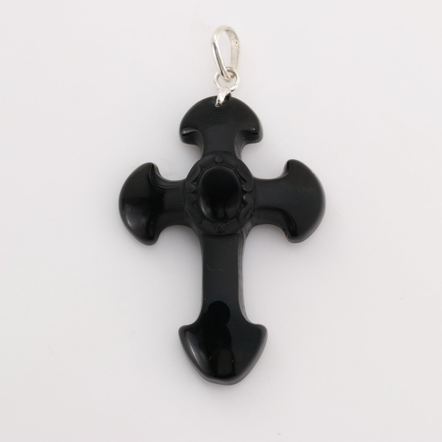 Dije Cruz tallada en Obsidiana Negra - Dijes