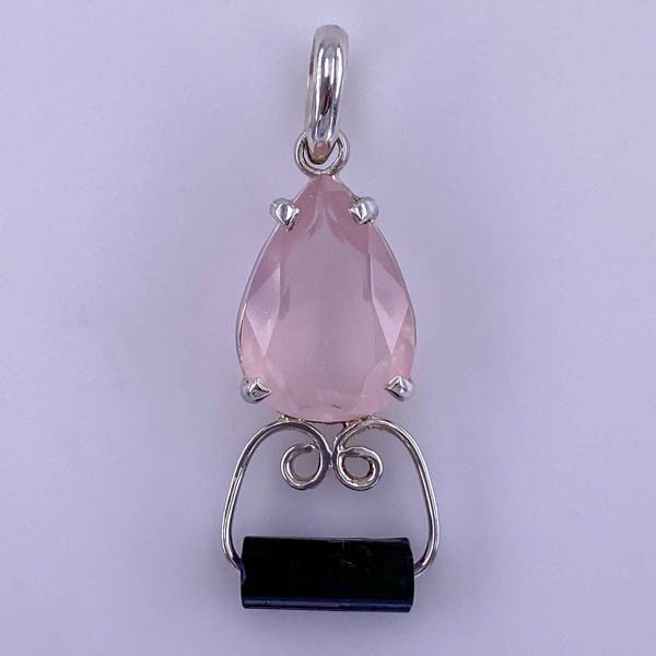Dije de Cuarzo Rosa y Turmalina negra - Dijes