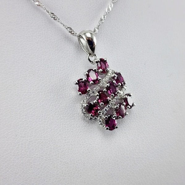 Dije de Granate Rodolita y cubic zirconia con cadena 45 cm - Dijes