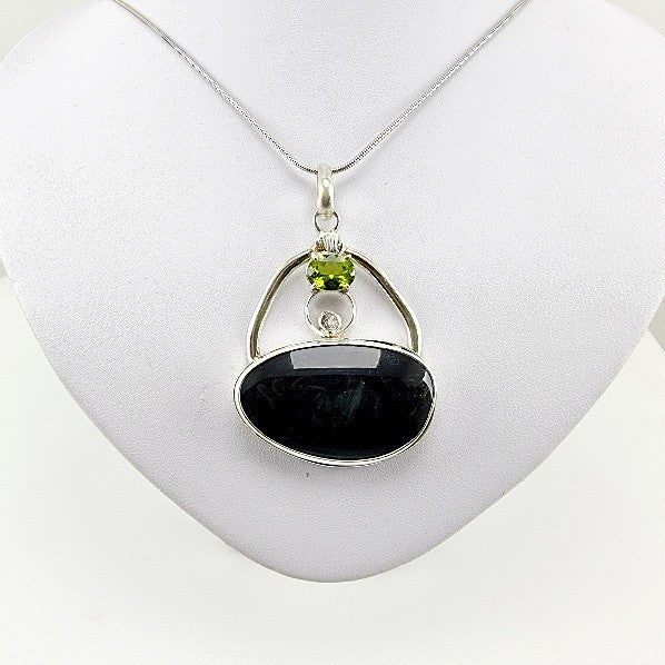 Dije de obsidiana negra y Peridoto - Dijes