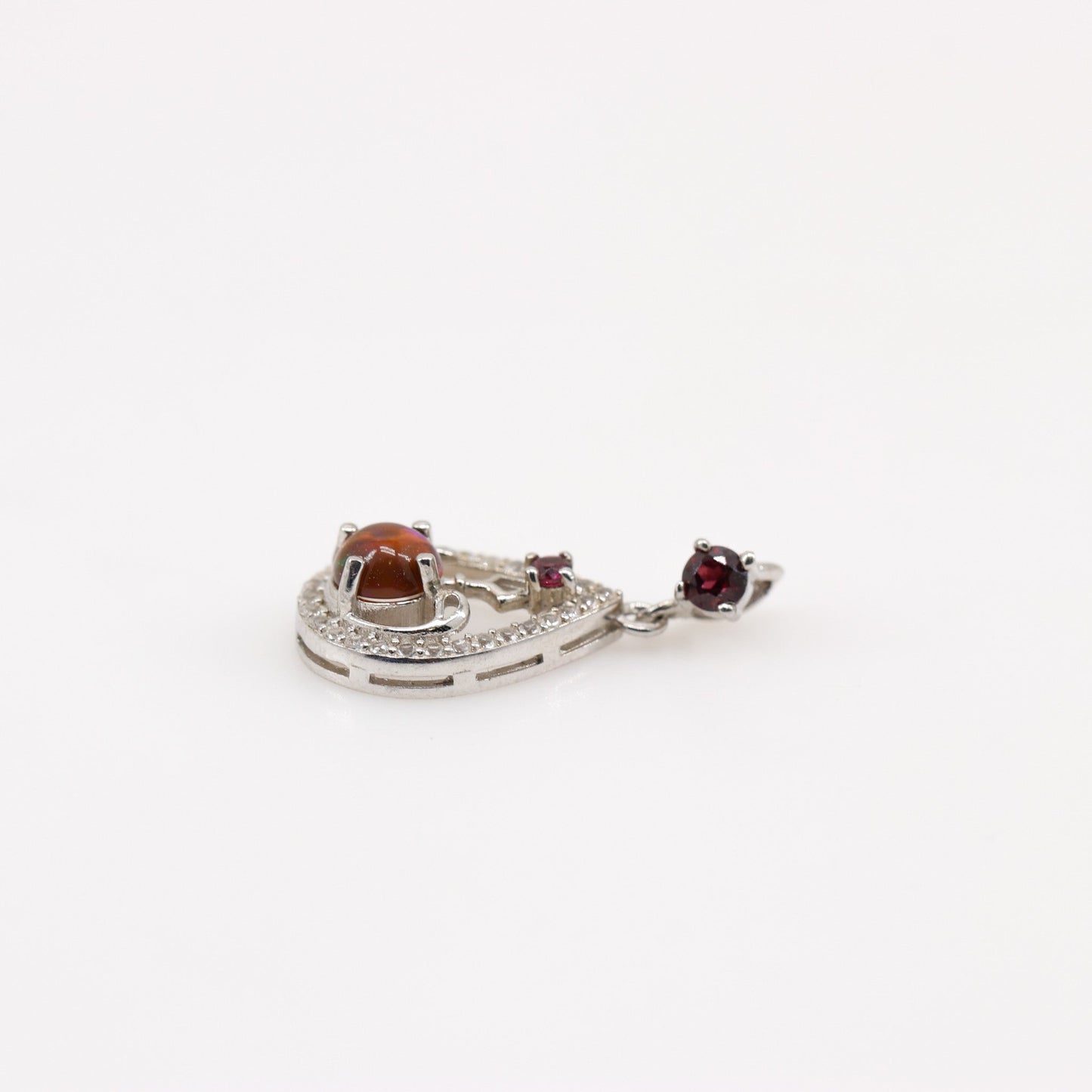 Dije de ópalo negro, Granate rodolito y cubic zirconia - Dijes