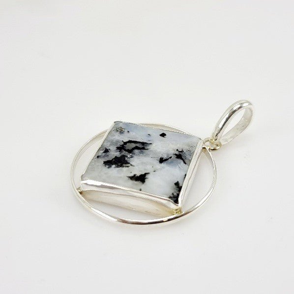 Dije de Piedra Luna con Turmalina negra - Dijes
