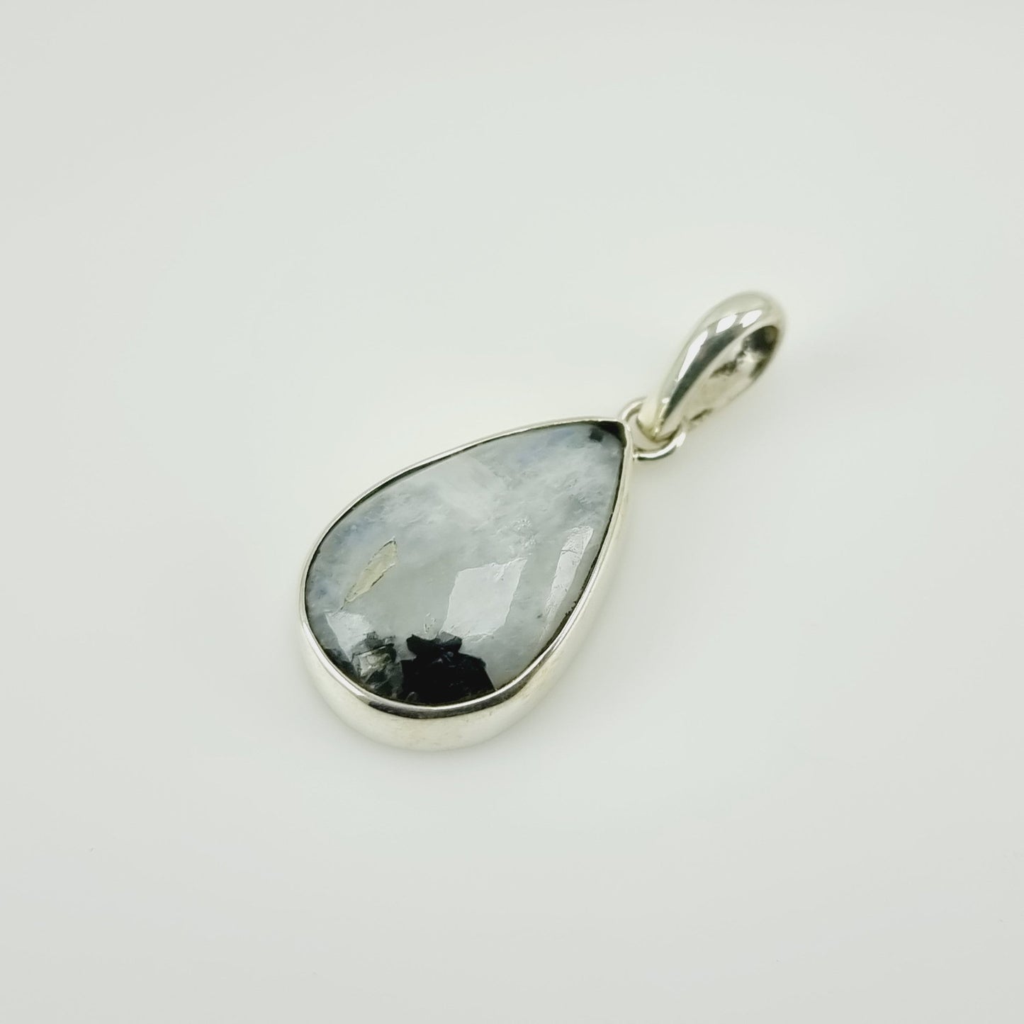 Dije de Piedra Luna con Turmalina negra - Dijes
