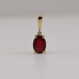 Dije de Rubí y diamante en oro 18k - Dijes