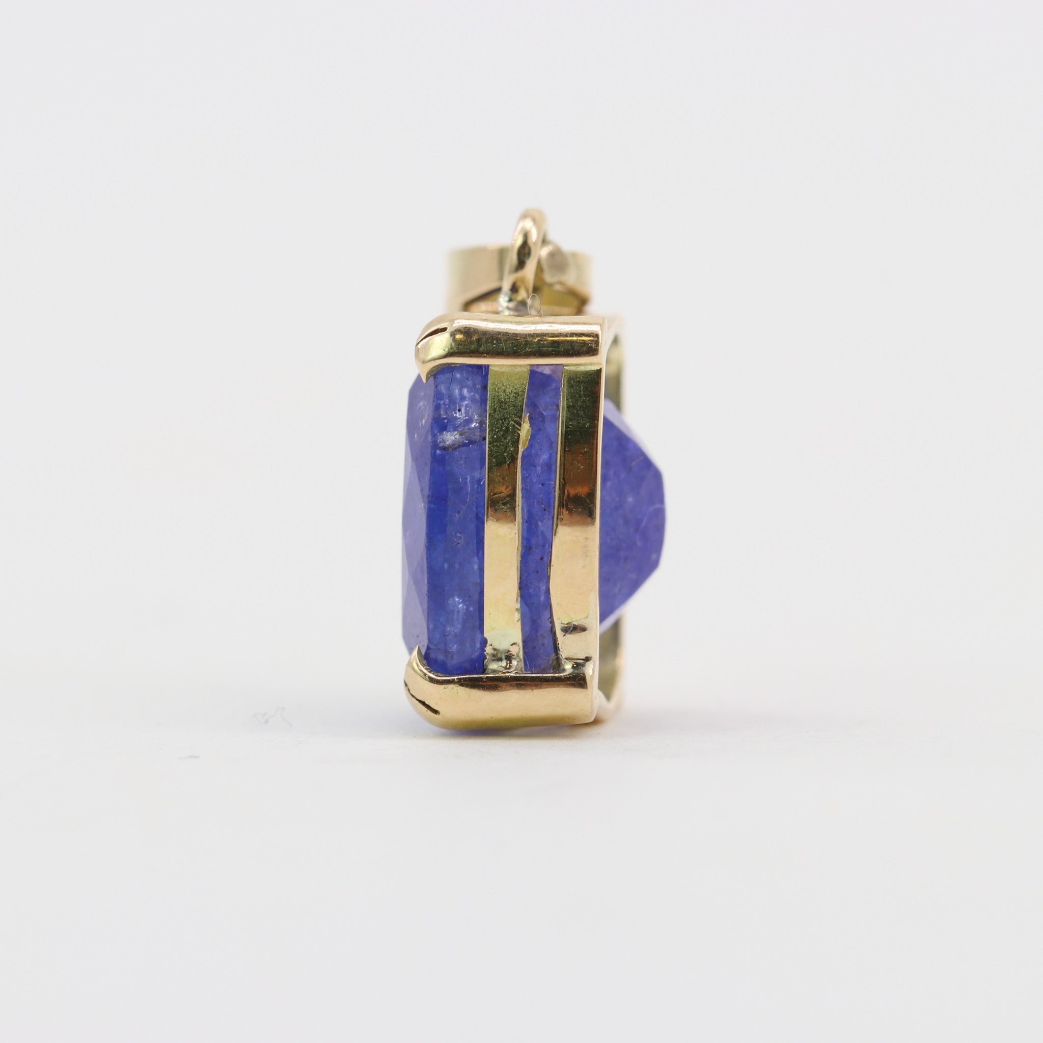 Dije de Tanzanita en oro 18 k - Dijes