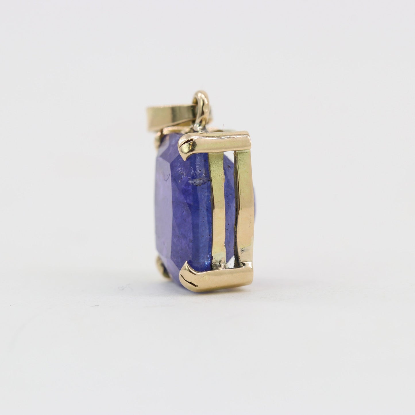Dije de Tanzanita en oro 18 k - Dijes
