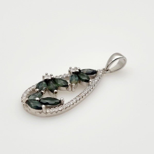 Dije de Zafiro verde y cubic zirconia - Dijes
