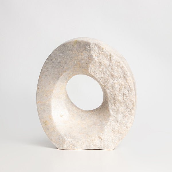 Dona - Talla en piedra