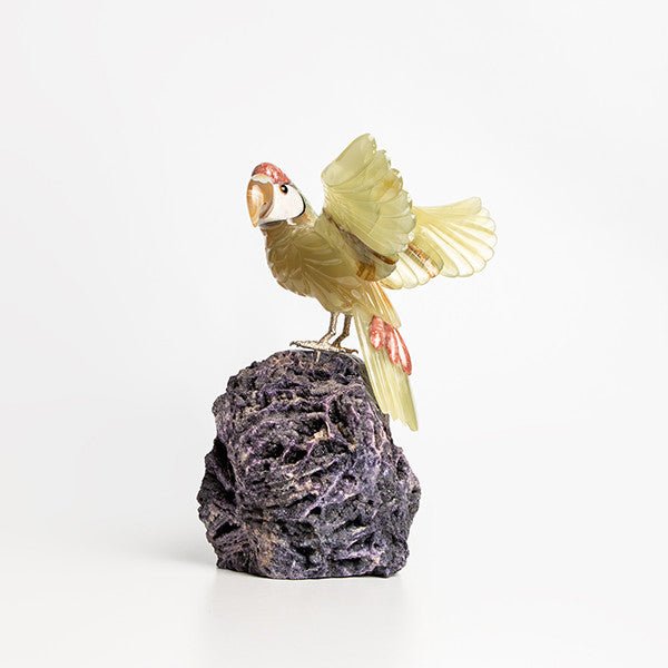 Loro Alerta - Talla en piedra