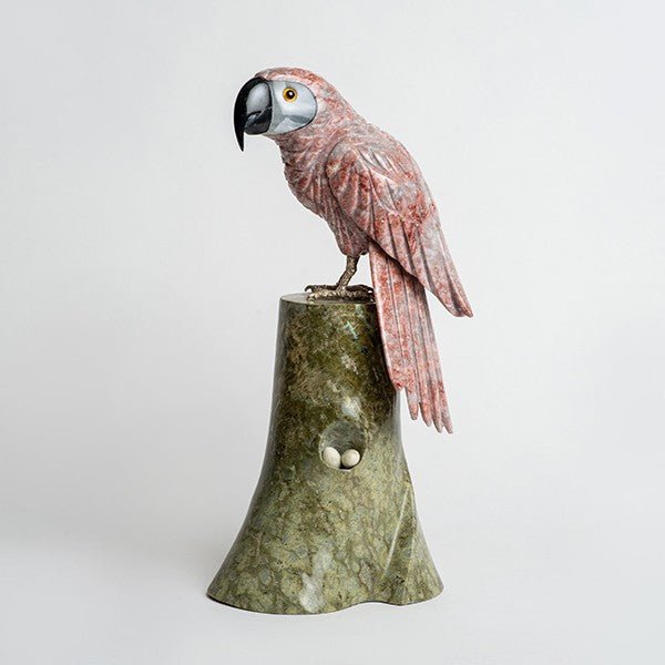 Loro rosa - Talla en piedra
