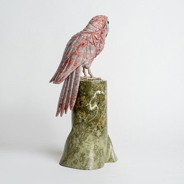 Loro rosa - Talla en piedra
