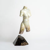 Mujer desnuda - Talla en piedra