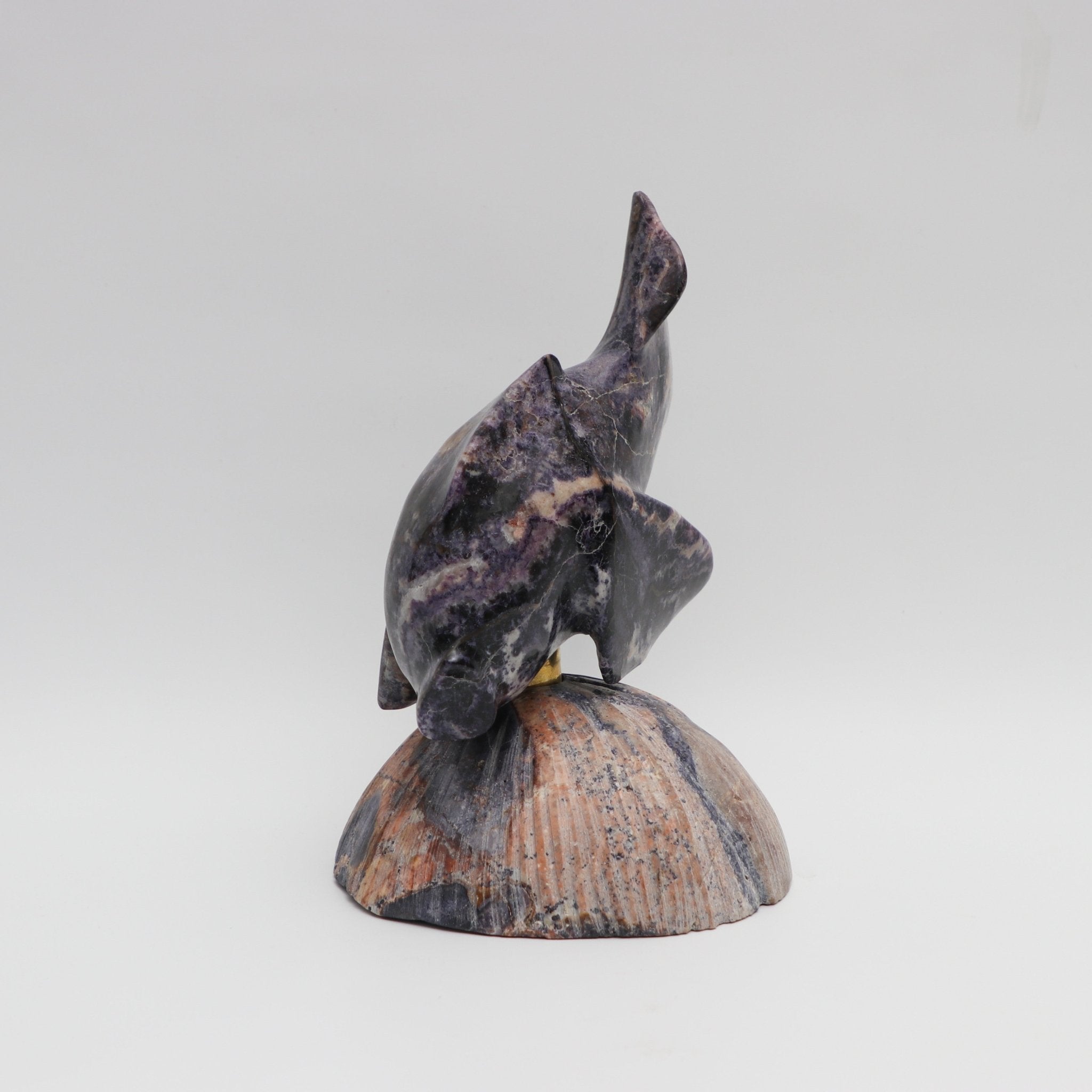 Pez violeta - Talla en piedra