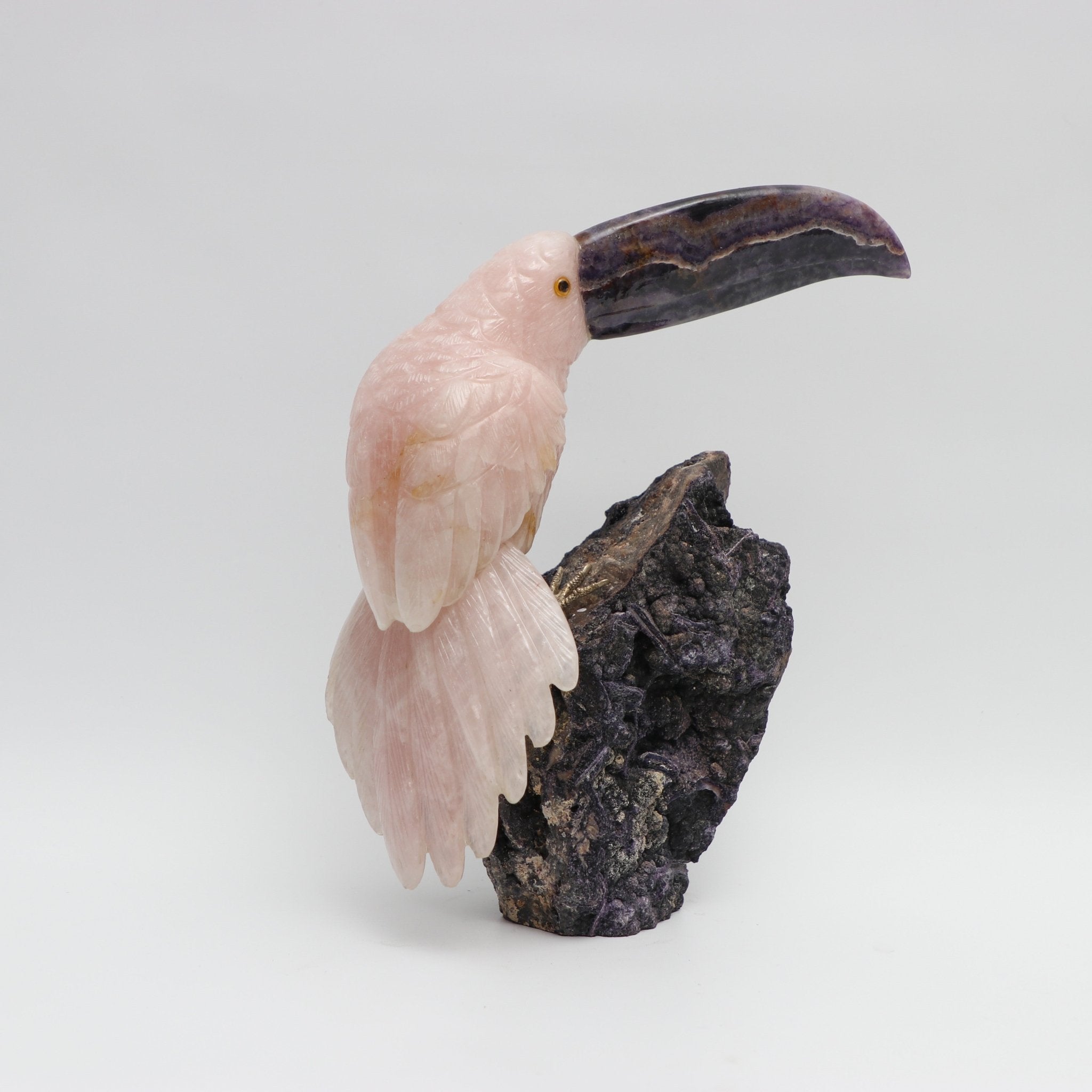 Tucan de Cuarzo rosa y Fluorita - Talla en piedra
