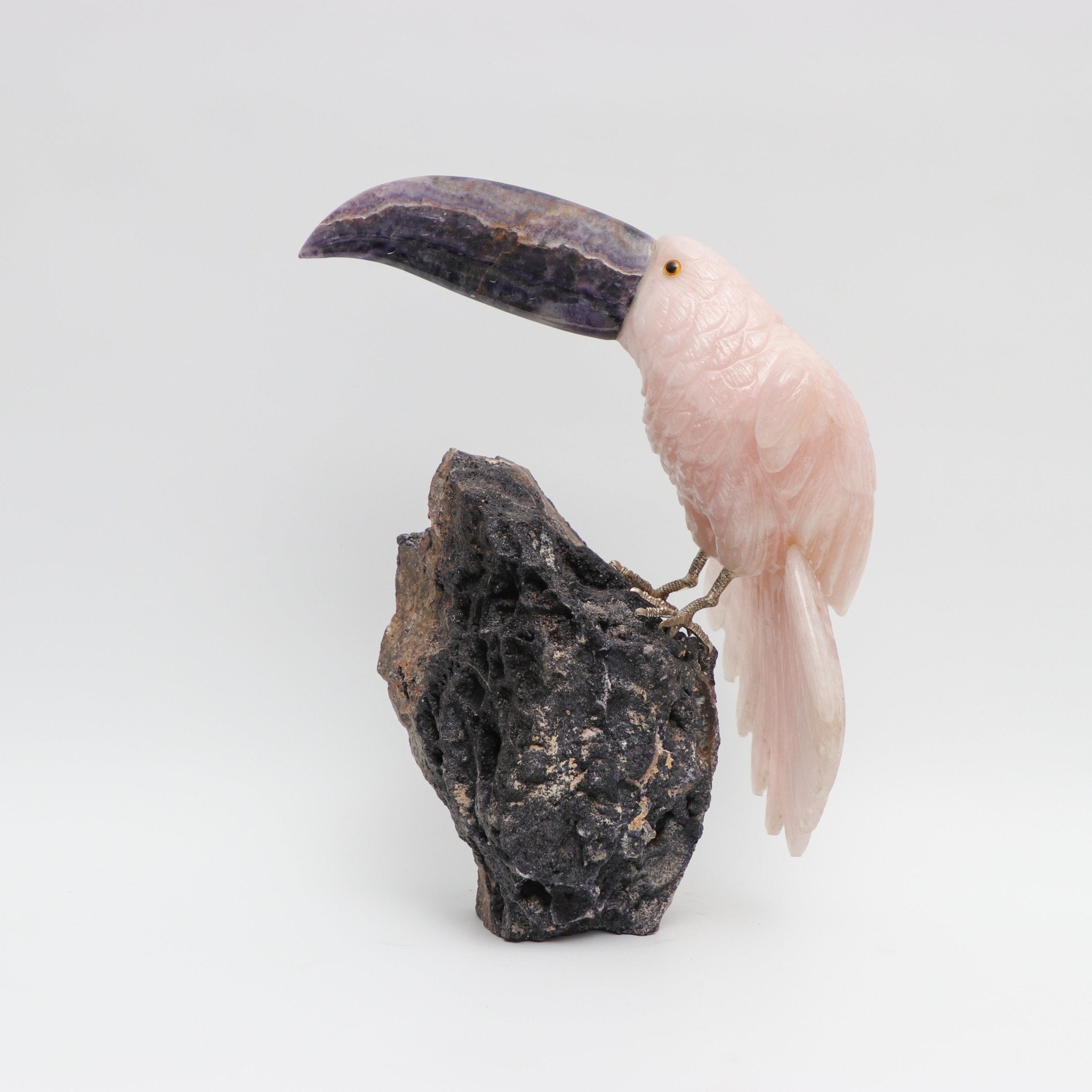 Tucan de Cuarzo rosa y Fluorita - Talla en piedra